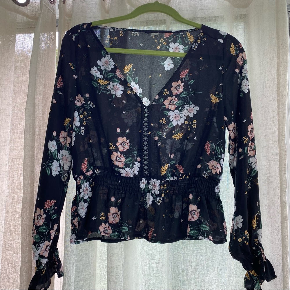 H&M Black Floral Print Long Sleeve Blouse Size 6.